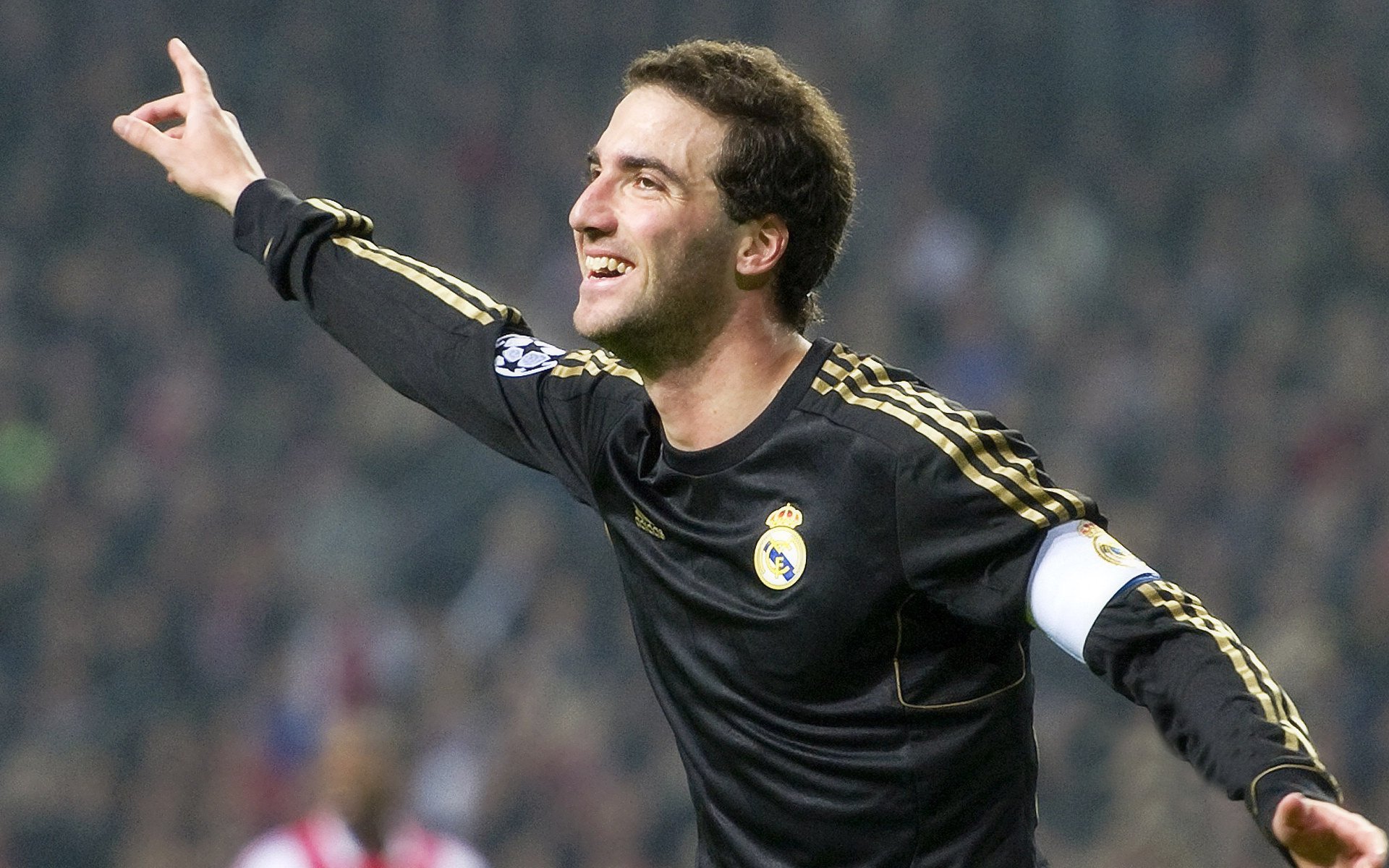 开云·Kaiyun网页版-哈德斯菲尔德反击节奏鲜明，约克郡之光全力保级，约哈德的封印之力和哈维登特